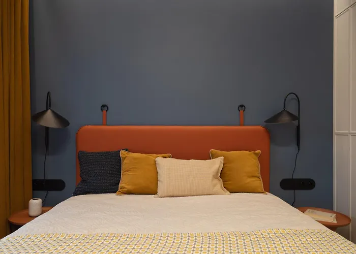 Designer Stocznia Doki Montownia Parking By Grandview