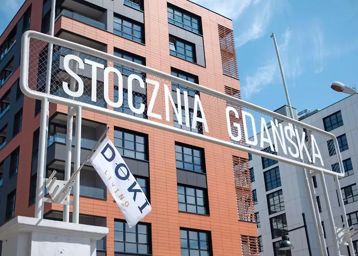 Designer Stocznia Doki Montownia Parking By Grandview *