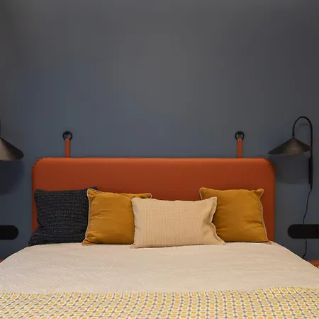 Designer Stocznia Doki Montownia Parking By Grandview