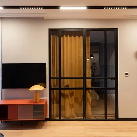 Designer Stocznia Doki Montownia Parking By Grandview