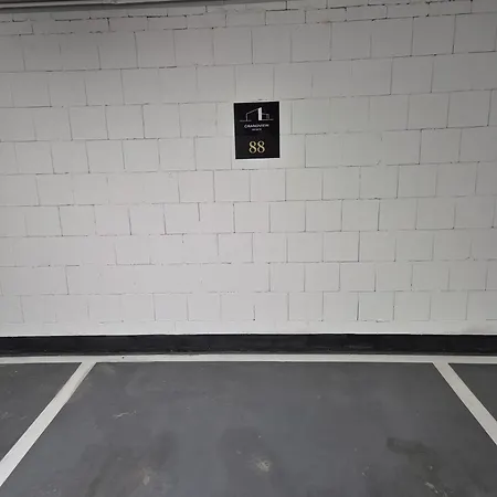 Designer Stocznia Doki Montownia Parking By Grandview Γκντανσκ