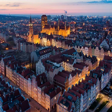 Designer Stocznia Doki Montownia Parking By Grandview