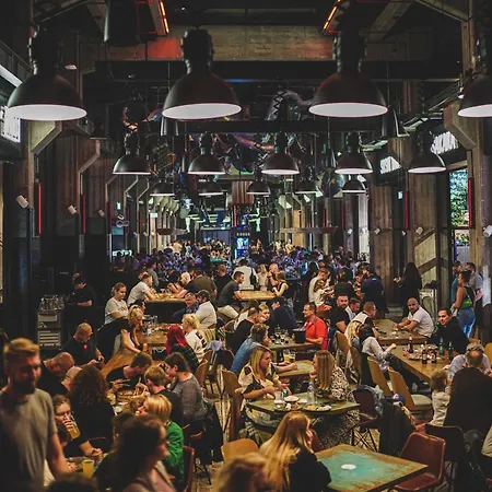 Designer Stocznia Doki Montownia Parking By Grandview