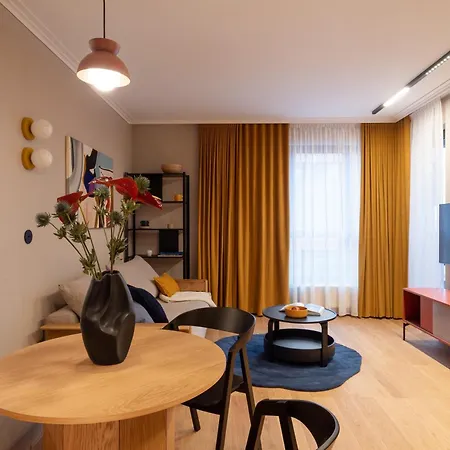 Montownia Foodhall Designer With Parking Apartment